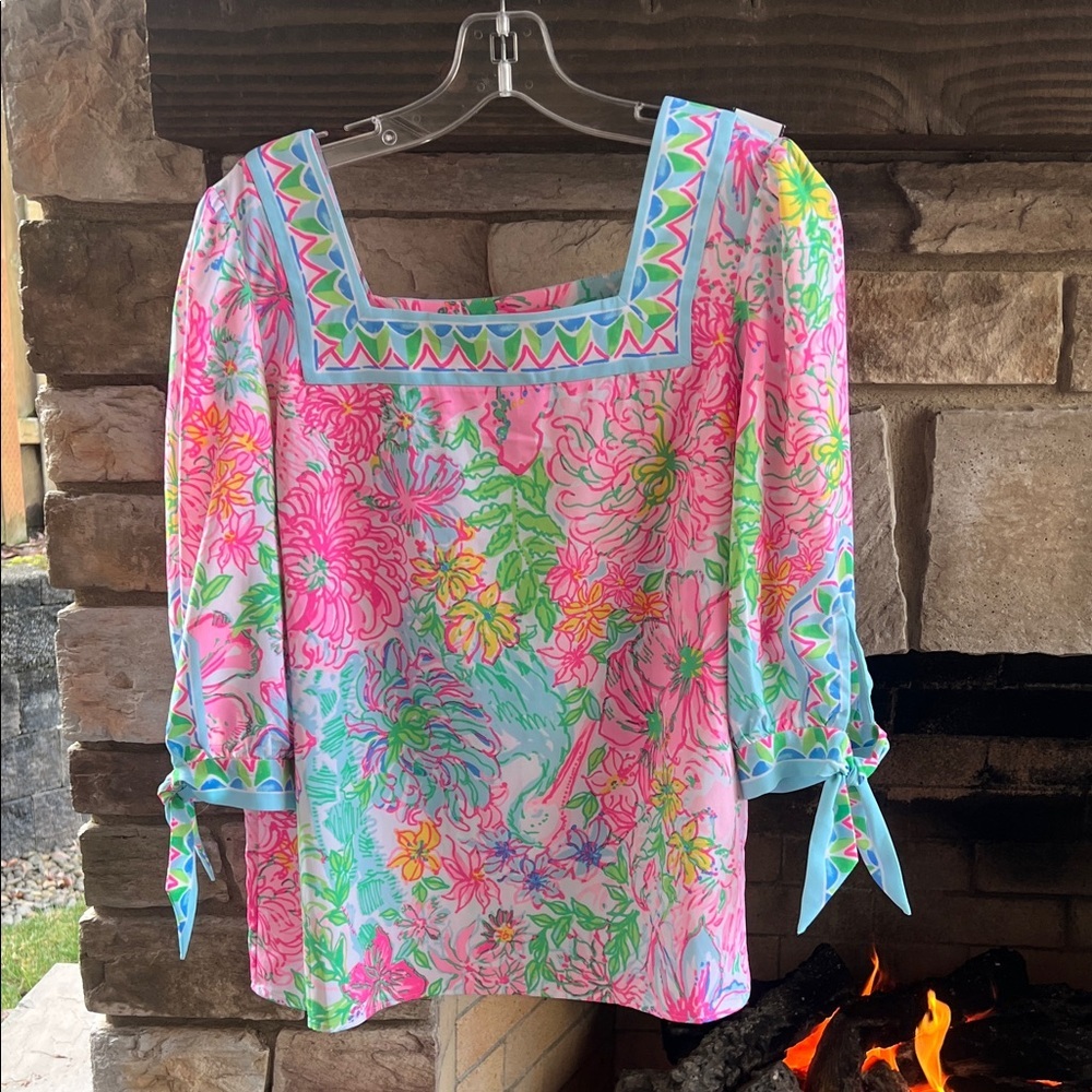 Vibrant Lilly Pulitzer Floral Patterned Fabric Sm… - image 2